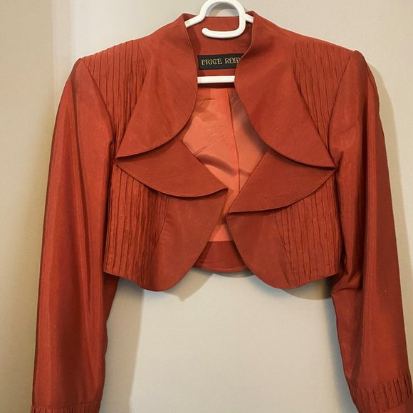 Lady's Suit - Picture 4 of 7